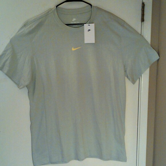 NEW NIKE SPORTSWEAR "Revolution of AIR Tee" MEN'S SILVER T-SHIRT XL IH5067-034 - Picture 3 of 10